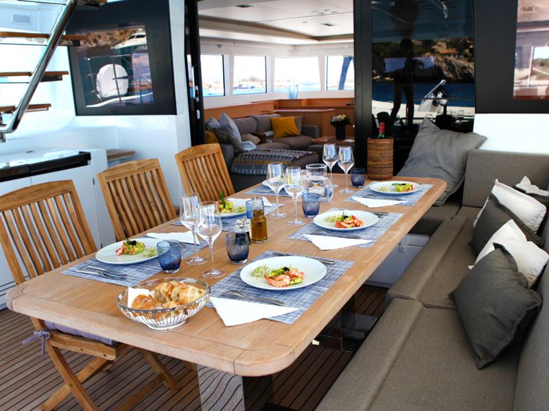 Book yachts online - catamaran - Lagoon 620 - Lady M - rent