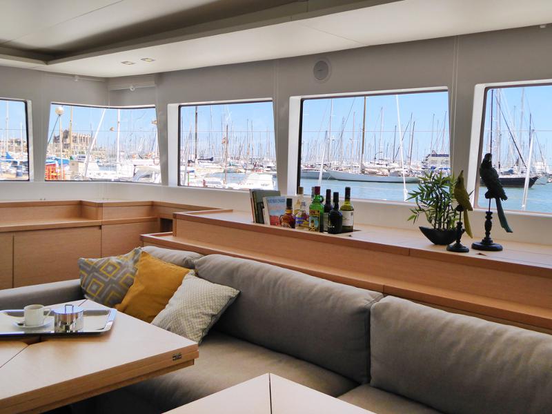 Book yachts online - catamaran - Lagoon 620 - Lady M - rent