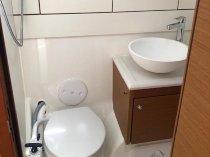 Book yachts online - sailboat - Jeanneau 54 - Joulukka - rent