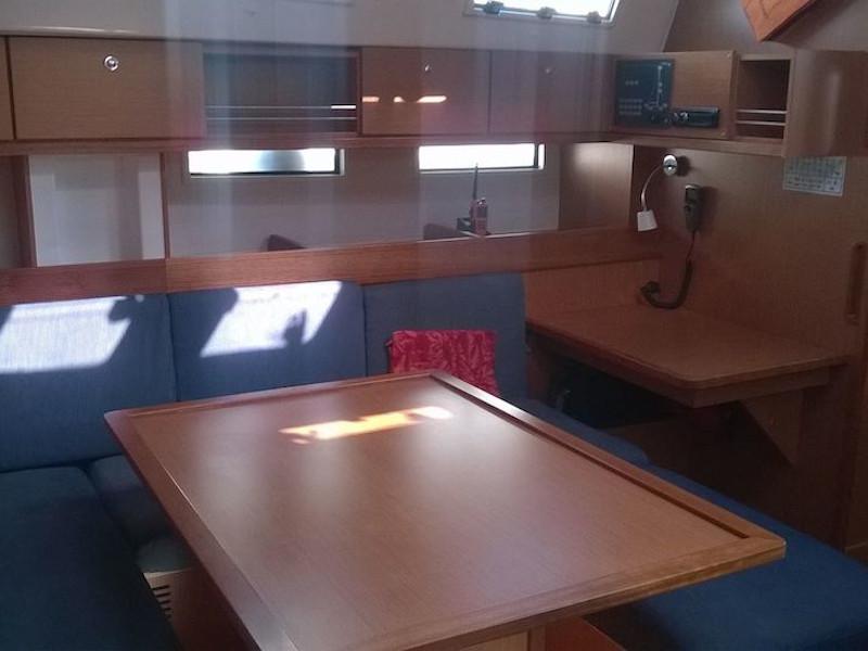 Book yachts online - sailboat - Bavaria 45 Cruiser - Akilina - rent