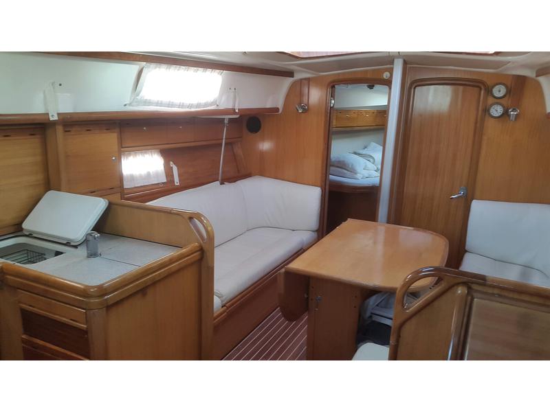 Book yachts online - sailboat - Bavaria 37 - Tamajito - rent