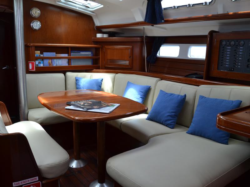 Book yachts online - sailboat - Beneteau Clipper 42.3 - Pato Lucas - rent