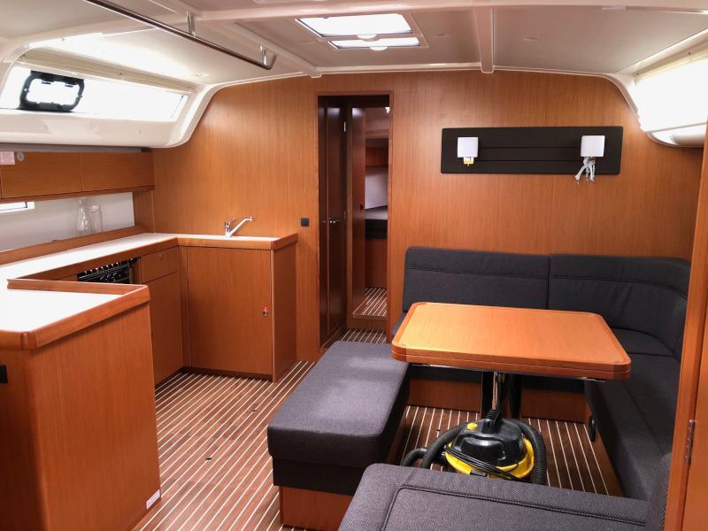 Book yachts online - sailboat - Bavaria Cruiser 51 - Alma Libre III - rent