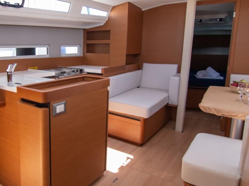 Book yachts online - sailboat - Sun Odyssey 410 - Alma Libre VI - rent