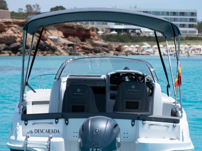 Book yachts online - motorboat - Cap Camarat 5.5 WA S2 - DESCARADA - rent