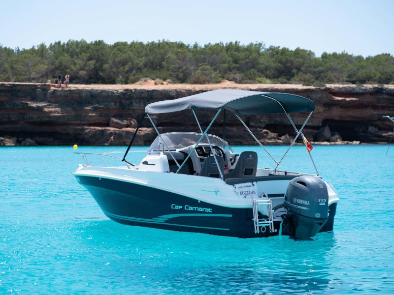 Book yachts online - motorboat - Cap Camarat 5.5 WA S2 - DESCARADA - rent