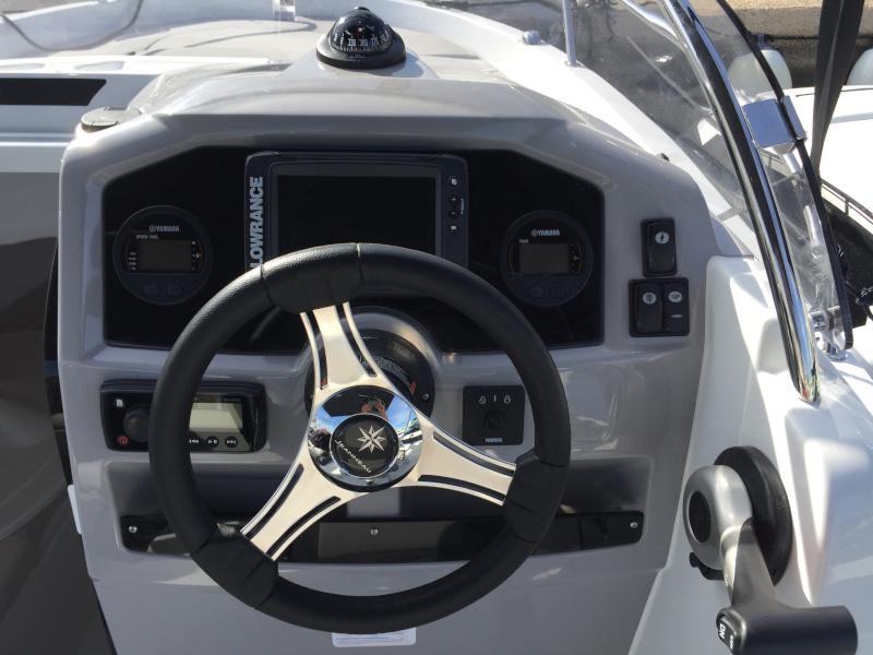 Book yachts online - motorboat - Cap Camarat 5.5 WA S2 - DESCARADA - rent