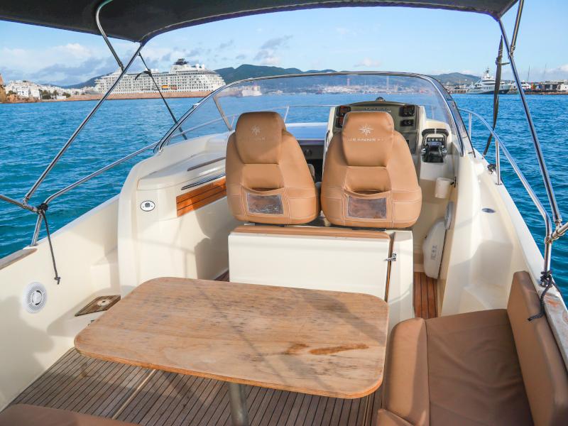 Book yachts online - motorboat - Cap Camarat 8.5 WA - TERCERA VIA - rent