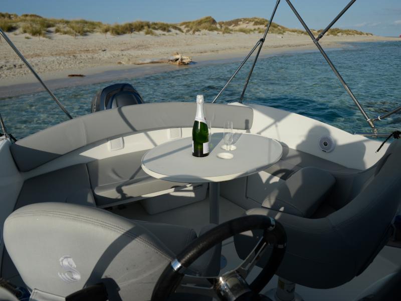 Book yachts online - motorboat - Beneteau Flyer 650 - TRENC D'ALBA - rent