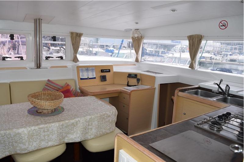 Book yachts online - catamaran - Lagoon 400 - Vai Vai Uno - rent