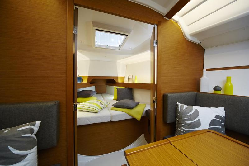 Book yachts online - sailboat - Sun Odyssey 349 - Tortuga Seychelles - rent