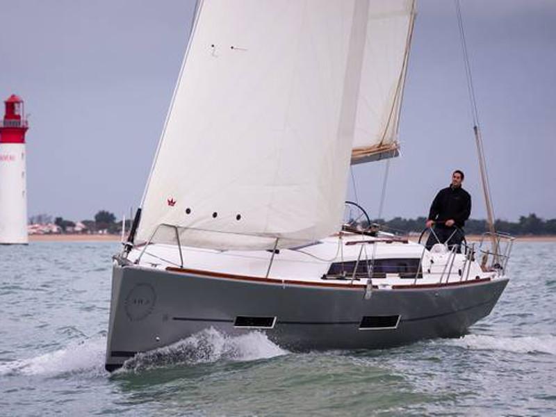 Book yachts online - sailboat - Dufour 382 GL - Happiness - rent
