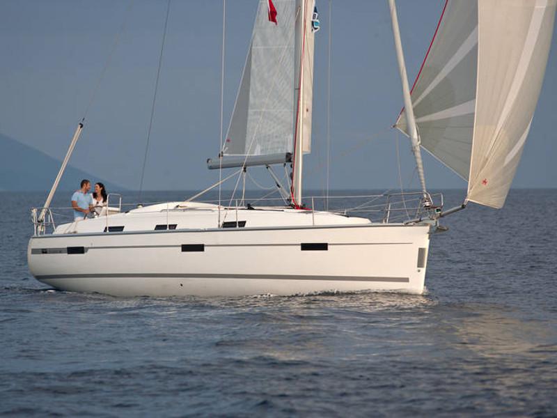 Book yachts online - sailboat - Bavaria Cruiser 36 - Playmate - rent