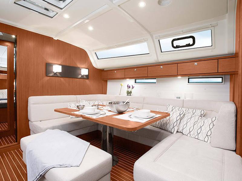 Book yachts online - sailboat - Bavaria Cruiser 51 - Leukothea - rent