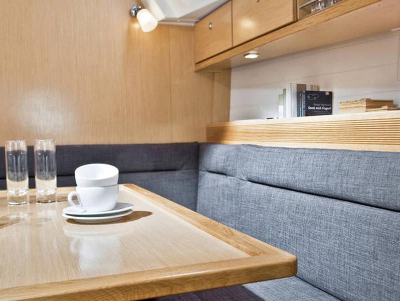 Book yachts online - sailboat - Bavaria Cruiser 40 - Toskana - rent