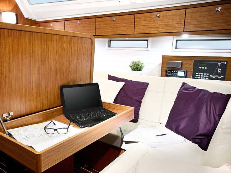 Book yachts online - sailboat - Bavaria Cruiser 46 - Sputnik - rent