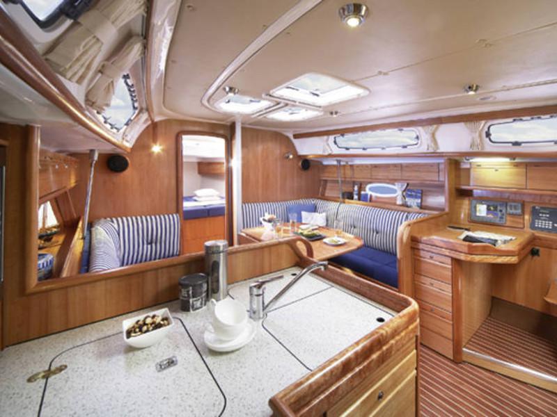 Book yachts online - sailboat - Bavaria 38 Cruiser - Matilde - rent