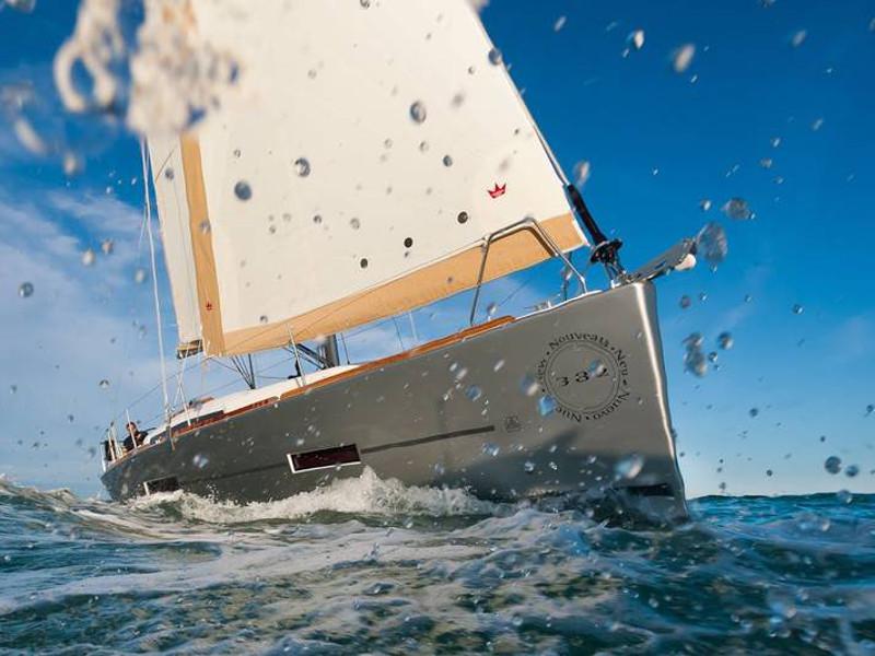 Book yachts online - sailboat - Dufour 382 GL - Phoneix - rent