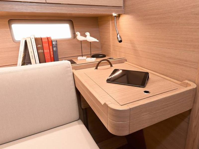 Book yachts online - sailboat - Dufour 382 GL - Phoneix - rent