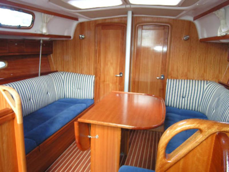 Book yachts online - sailboat - Bavaria 37 Cruiser - Mio - rent