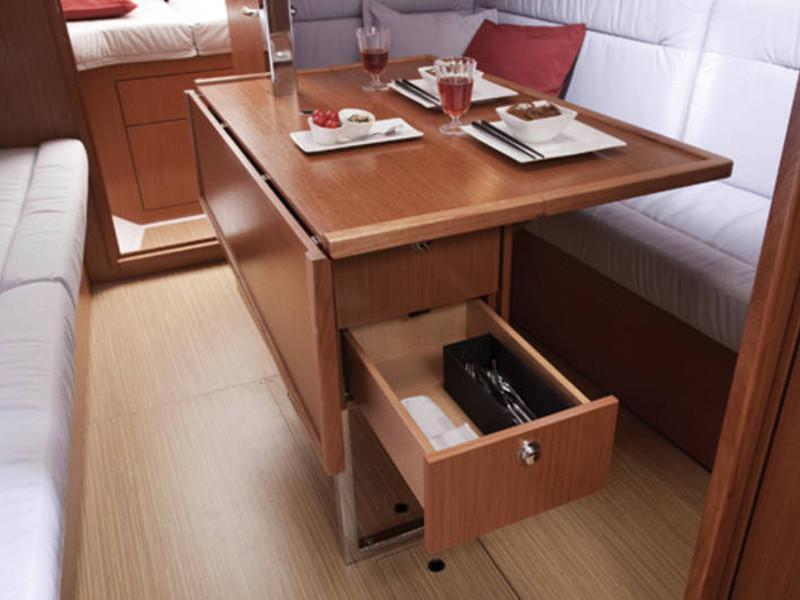 Book yachts online - sailboat - Bavaria Cruiser 32 - Waka Waka - rent