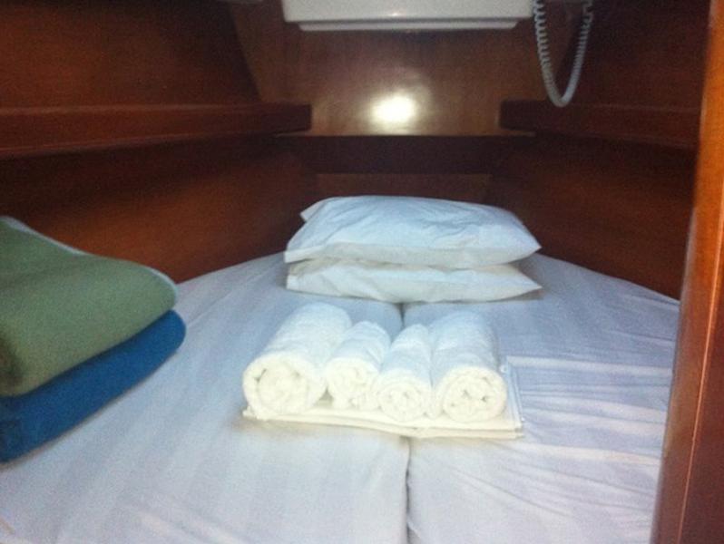 Book yachts online - sailboat - Oceanis 411 - Artemis - rent