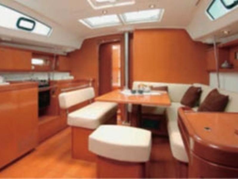 Book yachts online - sailboat - Oceanis 43 - High Five - rent