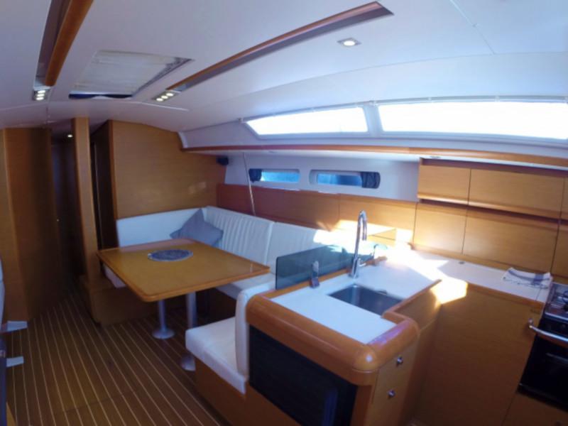 Book yachts online - sailboat - Sun Odyssey 439 - Esquitx - rent