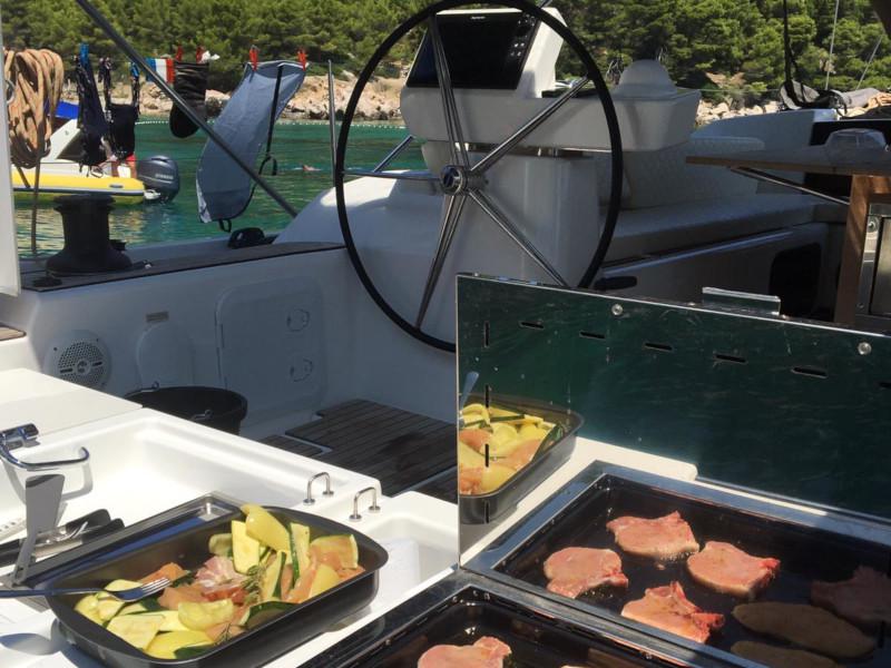 Book yachts online - sailboat - Dufour 56 Exclusive - Nomi fully equipped white hull - rent