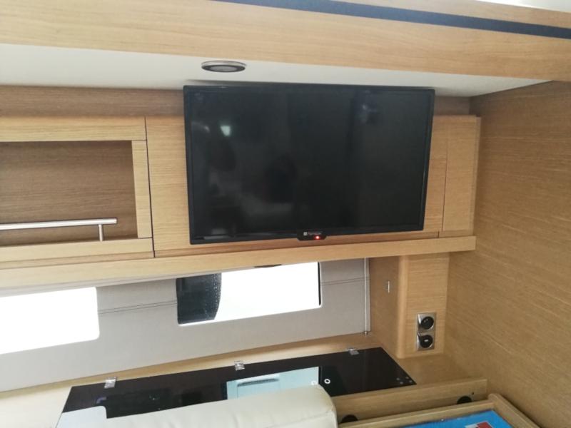 Book yachts online - sailboat - Dufour 56 Exclusive - Nomi fully equipped white hull - rent