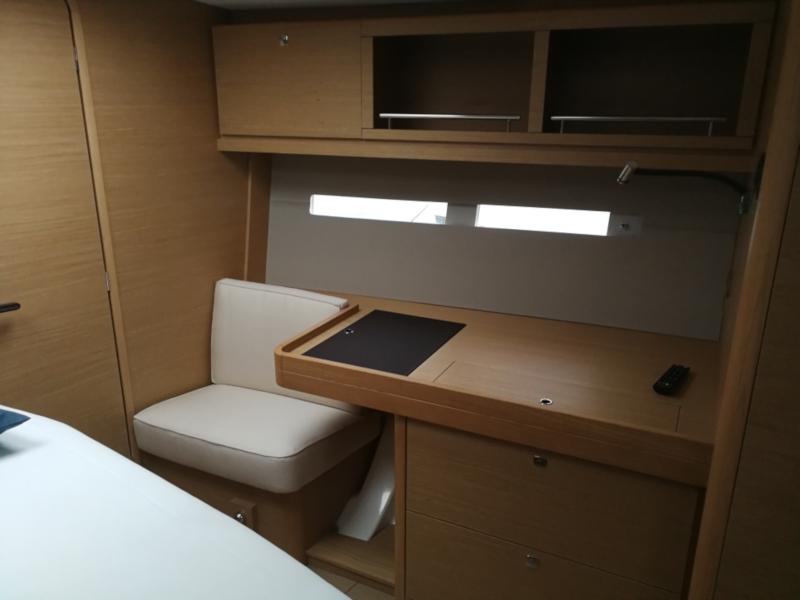 Book yachts online - sailboat - Dufour 56 Exclusive - Nomi fully equipped white hull - rent