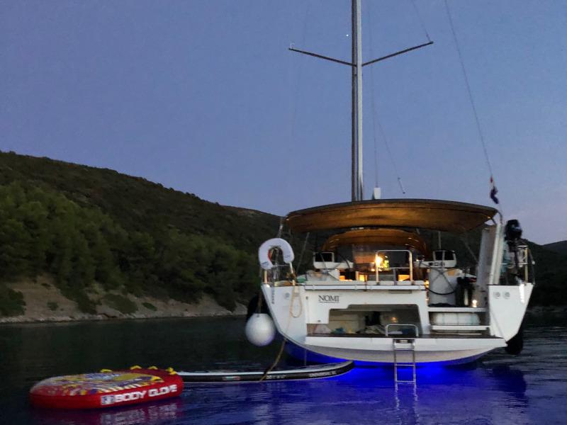 Book yachts online - sailboat - Dufour 56 Exclusive - Nomi fully equipped white hull - rent