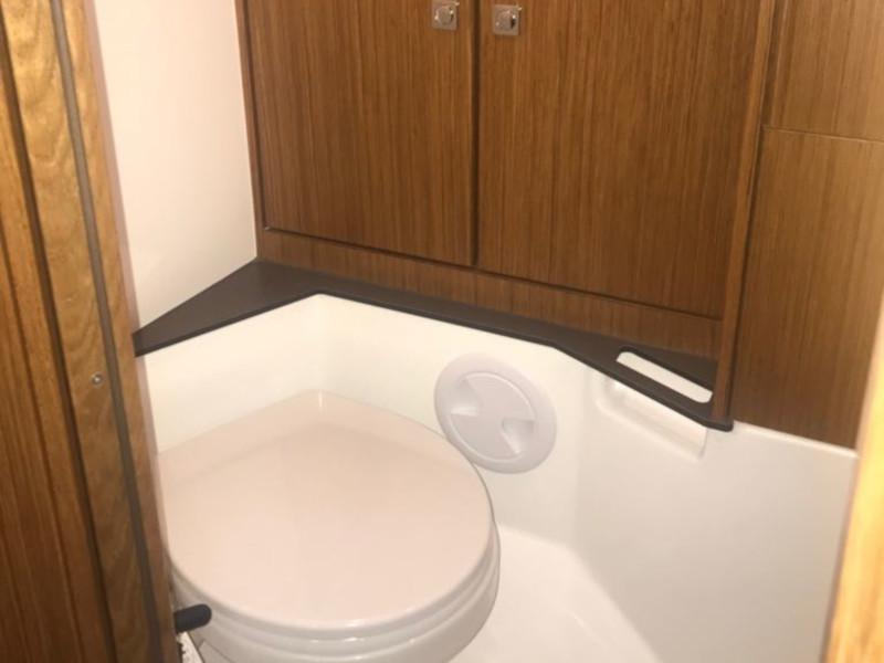 Book yachts online - sailboat - Bavaria Cruiser 37 - Baby Panda AC shore power underwater light - rent