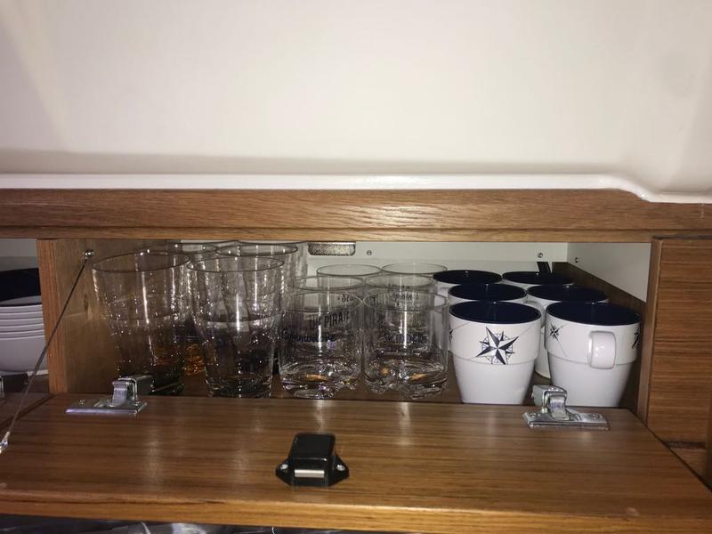 Book yachts online - sailboat - Bavaria Cruiser 37 - Baby Panda AC shore power underwater light - rent