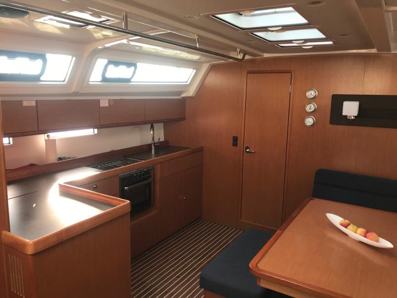 Book yachts online - sailboat - Bavaria 46 Cruiser - Adriana7 AC shore power, underwater light - rent