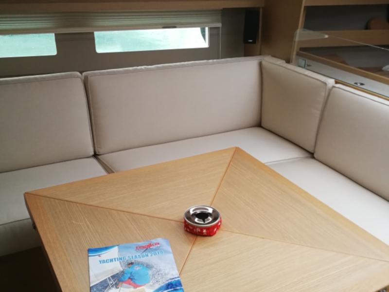 Book yachts online - sailboat - Dufour 56 Exclusive - Jess fully equipped white hull - rent