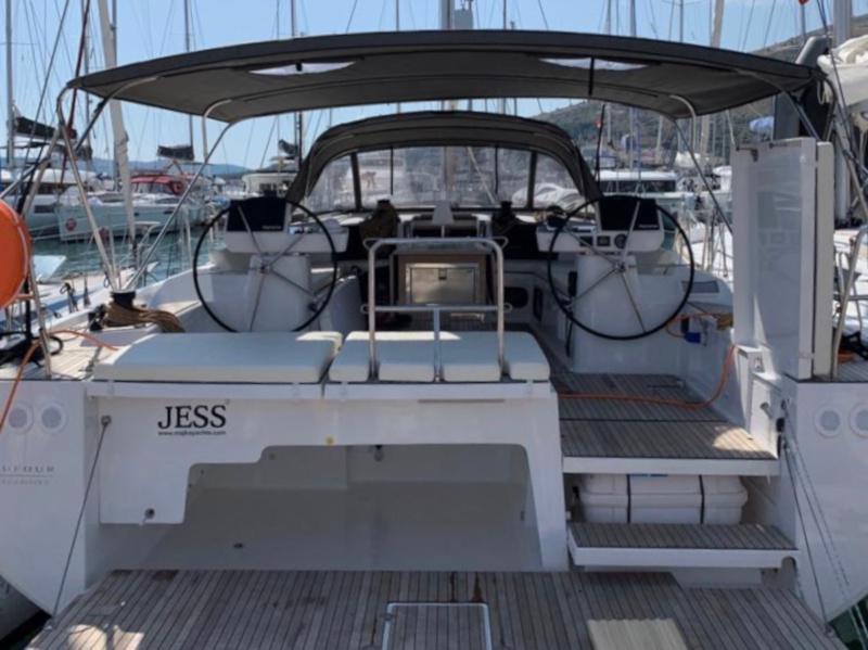 Book yachts online - sailboat - Dufour 56 Exclusive - Jess fully equipped white hull - rent