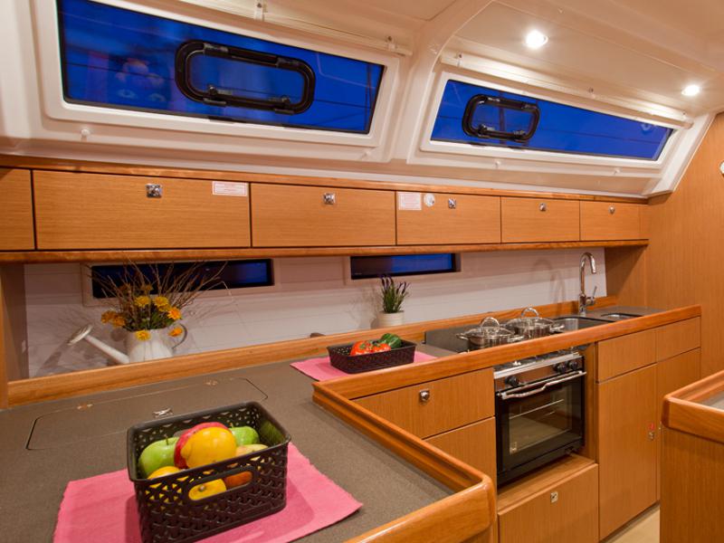 Book yachts online - sailboat - Bavaria 46 Cruiser - DEA - rent