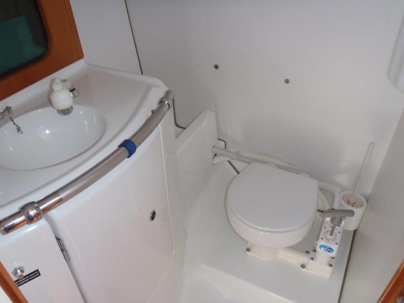 Book yachts online - sailboat - First 31.7 - Ruta - rent