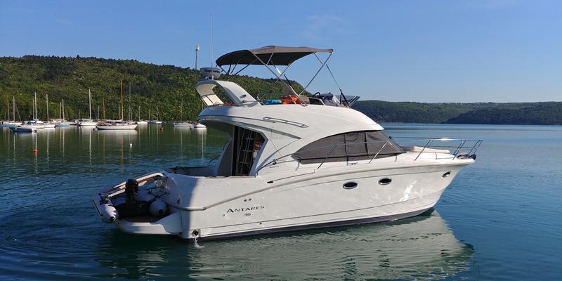 Book yachts online - motorboat - Antares 36 - Joia - rent