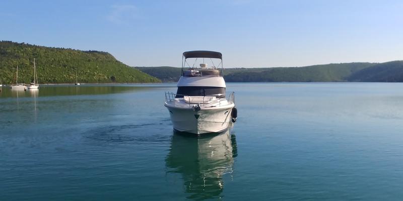 Book yachts online - motorboat - Antares 36 - Joia - rent