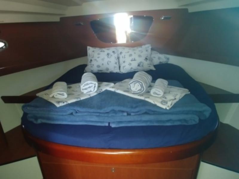 Book yachts online - motorboat - Antares 36 - Joia - rent