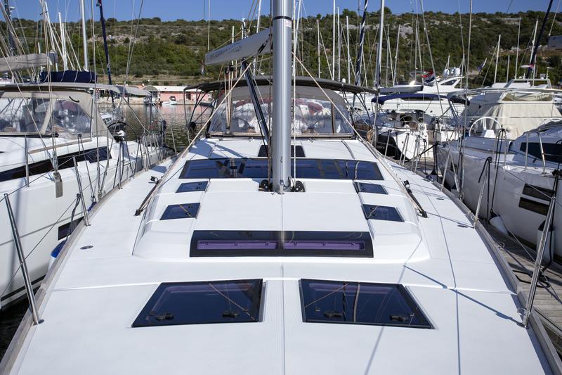 Book yachts online - sailboat - Dufour 520 Grand Large - Lateja - rent