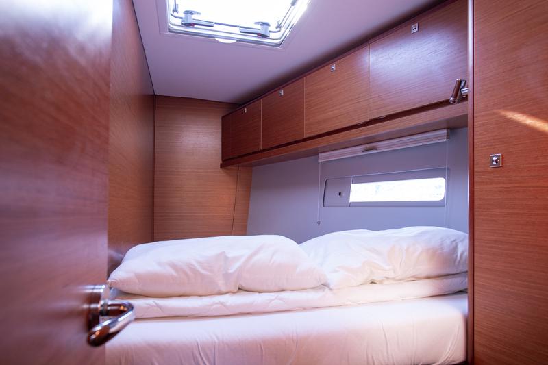 Book yachts online - sailboat - Dufour 520 Grand Large - Lateja - rent