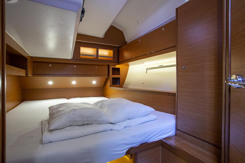 Book yachts online - sailboat - Dufour 520 Grand Large - Lateja - rent