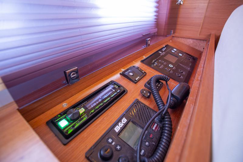 Book yachts online - sailboat - Dufour 520 Grand Large - Lateja - rent