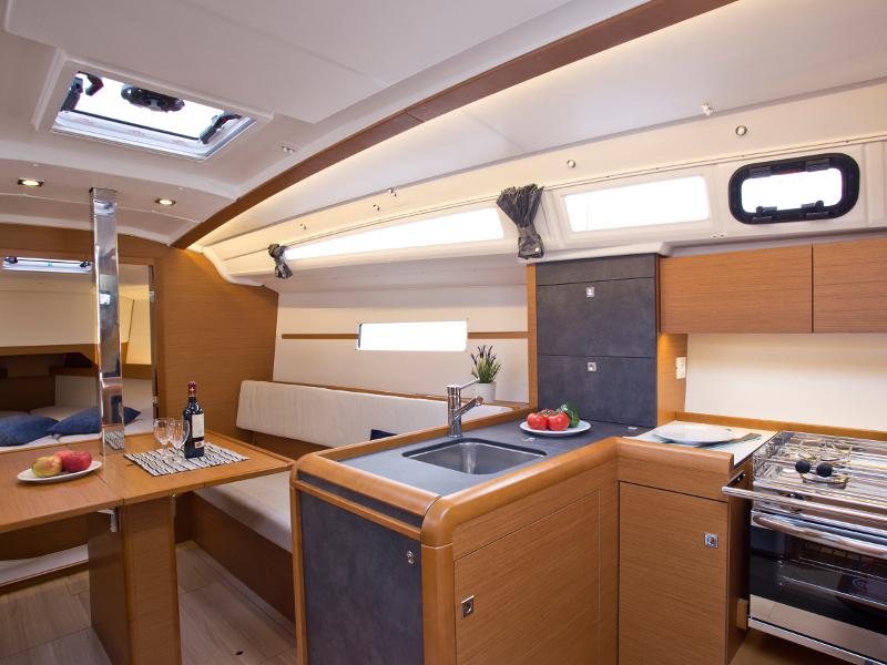Book yachts online - sailboat - Sun Odyssey 349 - SheShe - rent
