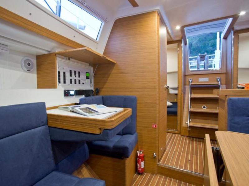 Book yachts online - sailboat - Elan 35 Impression - Essi - rent