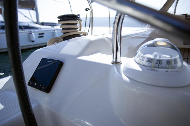 Book yachts online - sailboat - Dufour 412 Grand large - Eva - rent