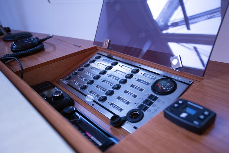 Book yachts online - sailboat - Dufour 412 Grand large - Eva - rent